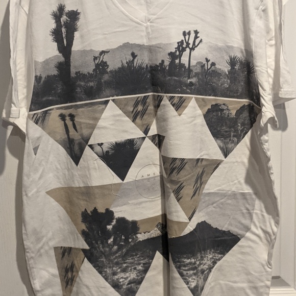 AE American Eagle T-Shirt V-Neck Vintage Design Men's XL Ar… - Picture 2 of 8